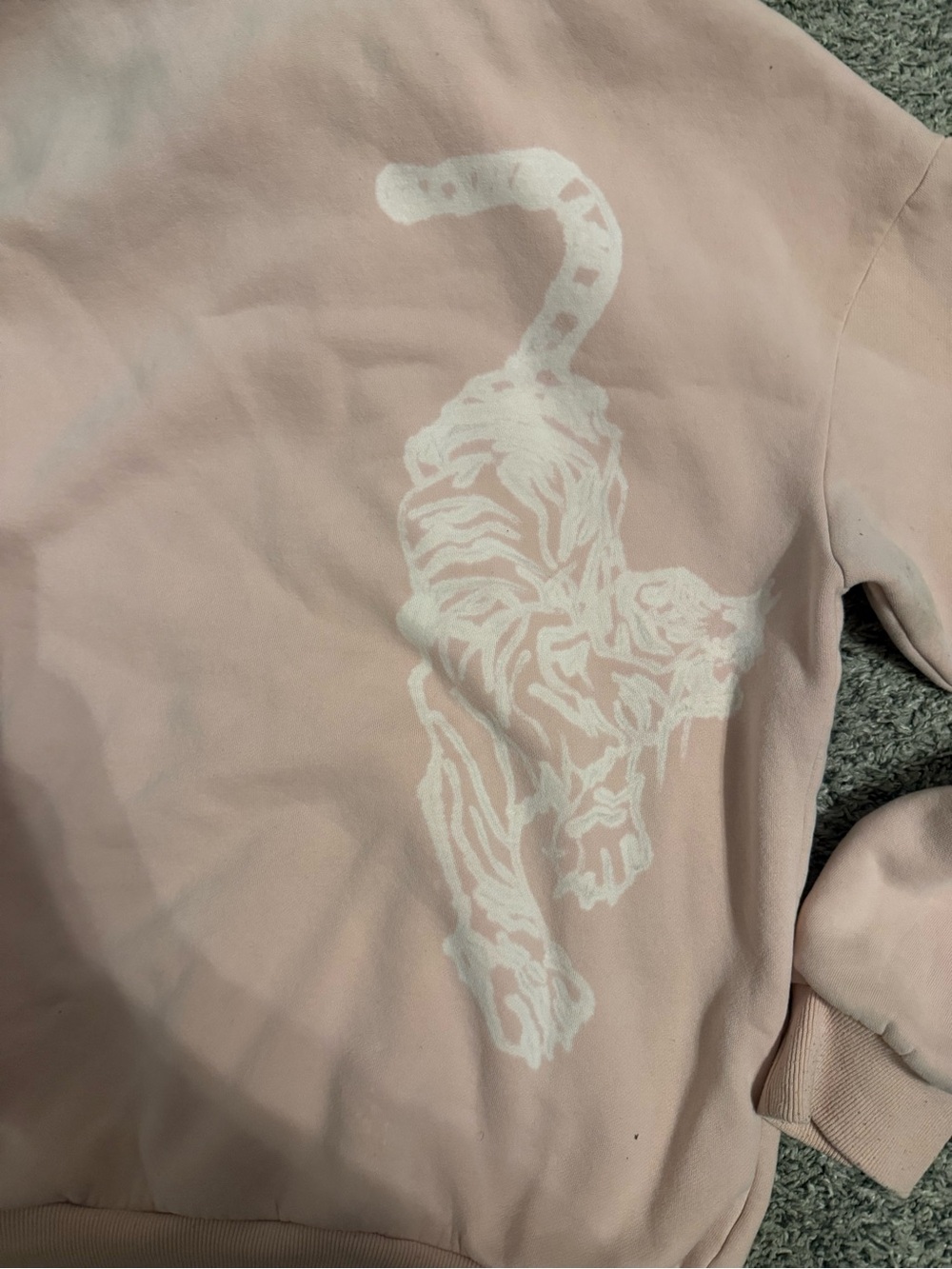 Women’s Comfrt hoodie pastel collection with bleached tiger